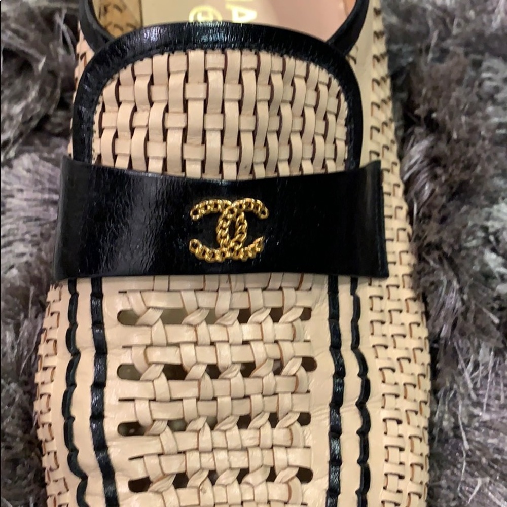 Chanel shoes - Picture 3 of 8